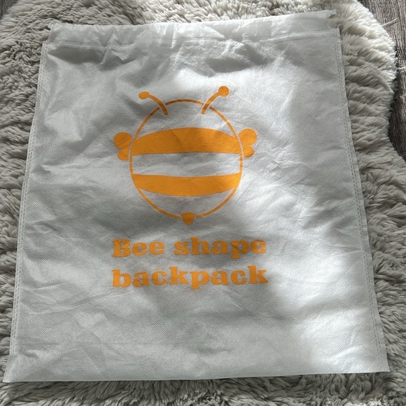 Kids Bee Shape Backpack - Picture 11 of 12